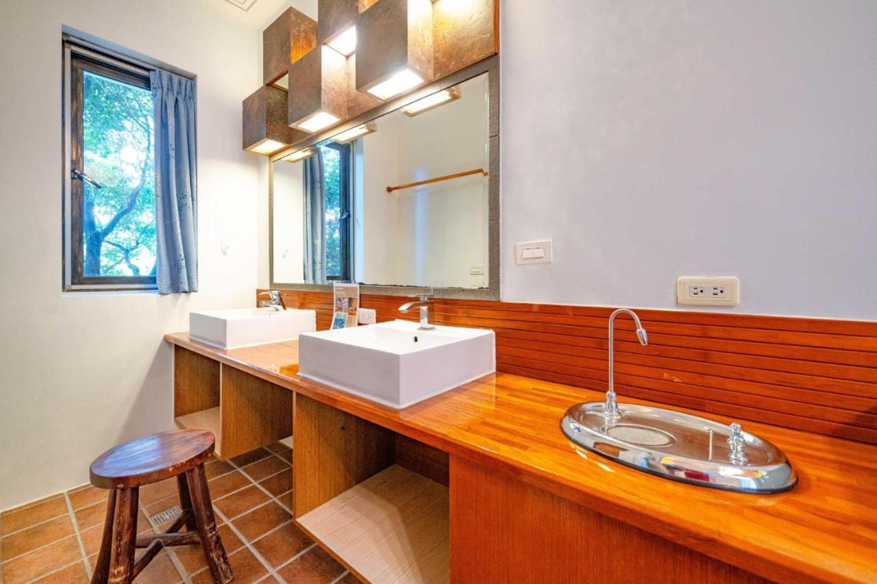 Rainbow Garden B&B Dongshan  Bagian luar foto