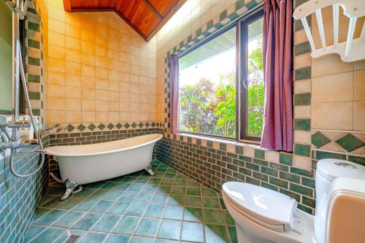 Rainbow Garden B&B Dongshan  Bagian luar foto