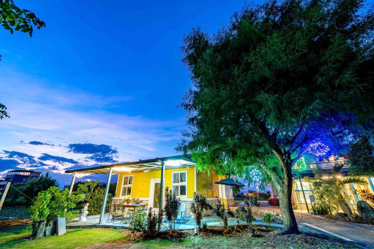 Rainbow Garden B&B Dongshan  Bagian luar foto