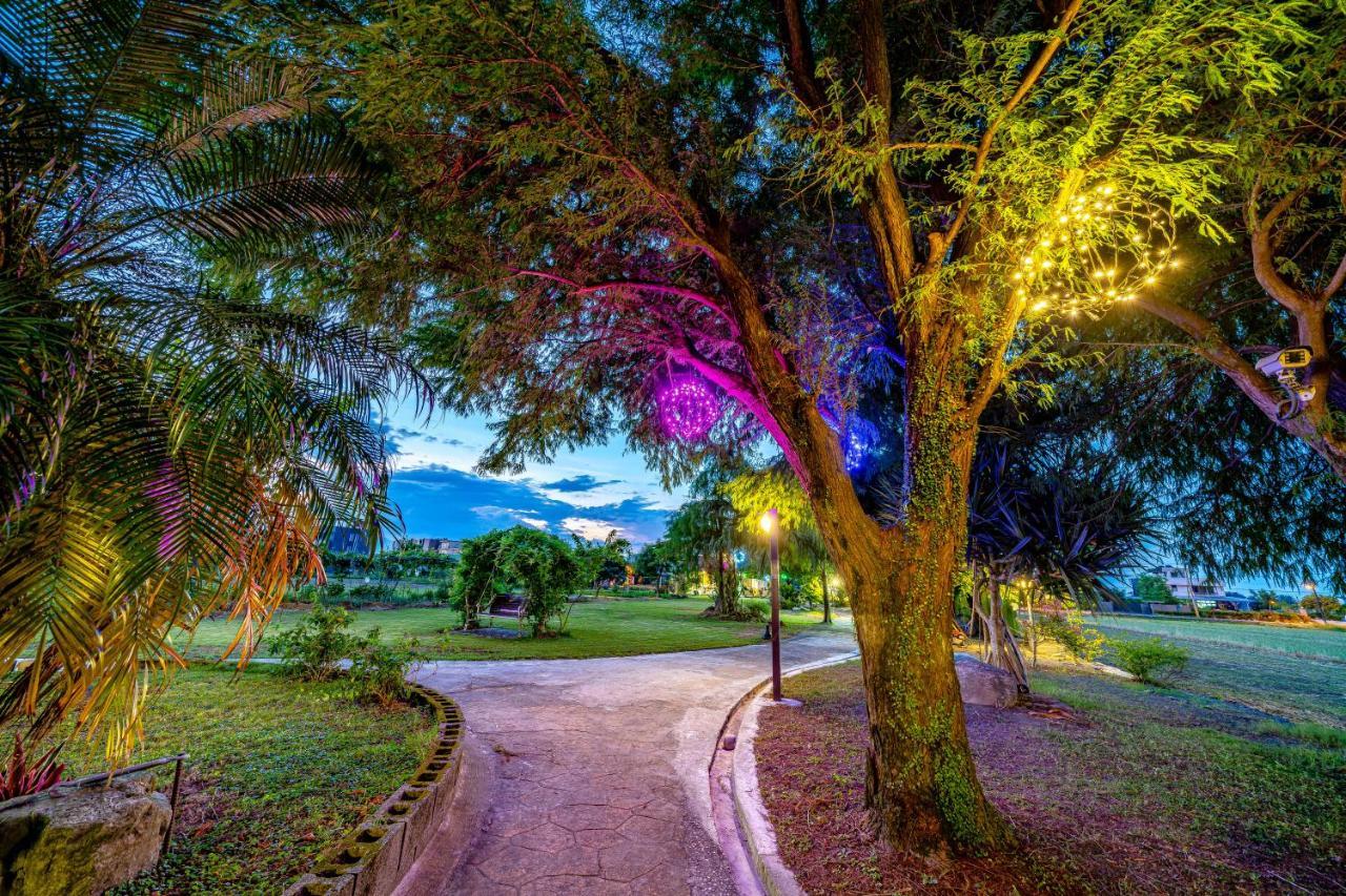 Rainbow Garden B&B Dongshan  Bagian luar foto